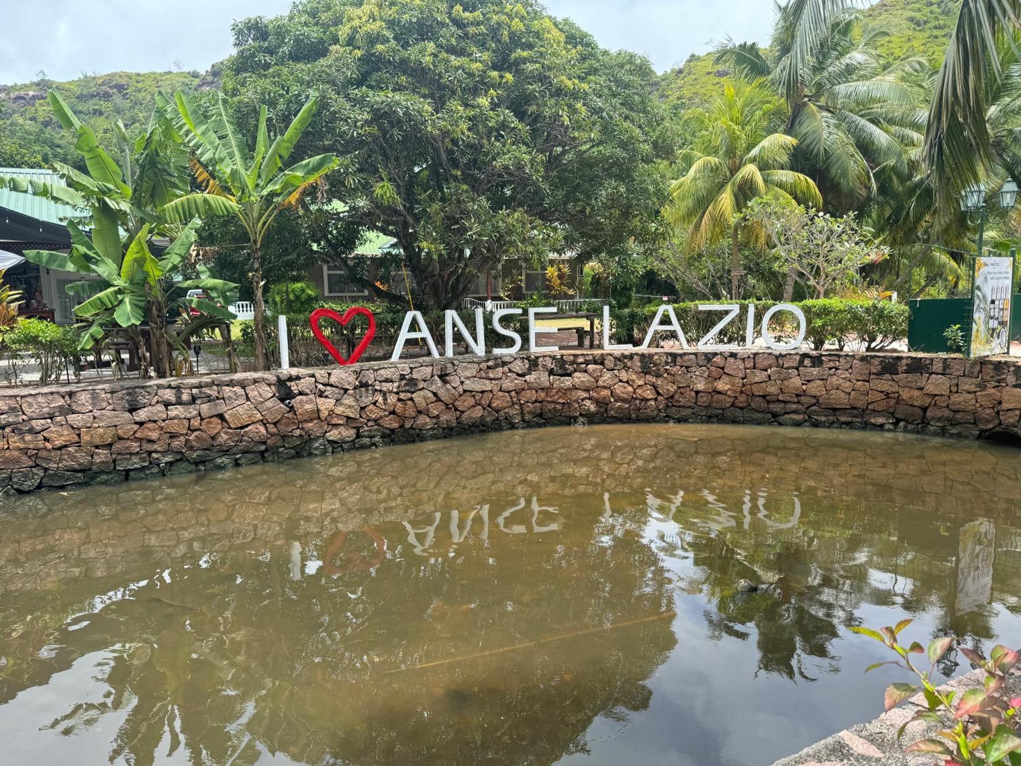 Le Chevalier Bay Guesthouse Anse Lazio Exteriör bild